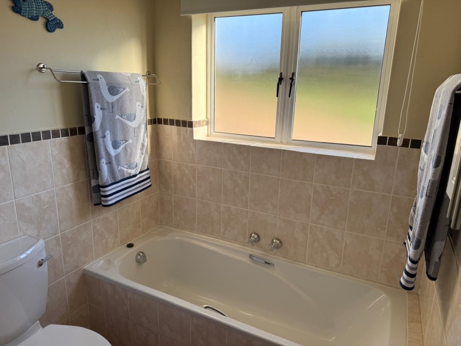 4 Bedroom Property for Sale in Stilbaai Wes Western Cape